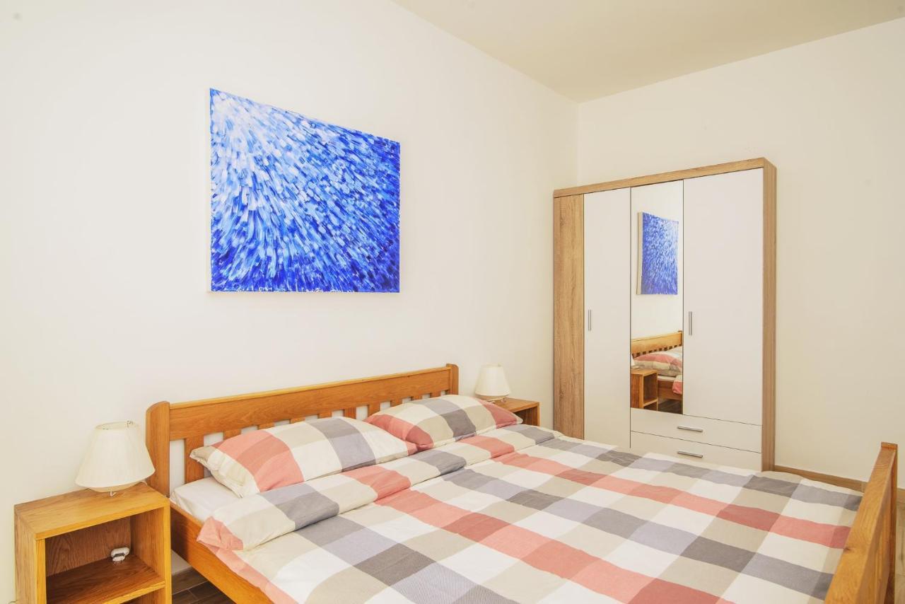 Villa Bua - Beautiful Seafront Apartments Trogir Exterior foto